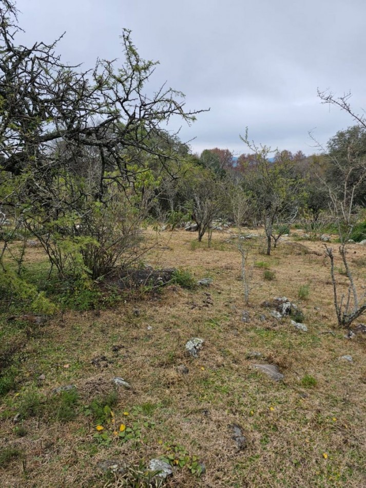 Lote venta El Parador de la Montaña 2000 m². Escritura. Luz y agua en la puerta. Vistas. Santa Rosa de Calamuchita.