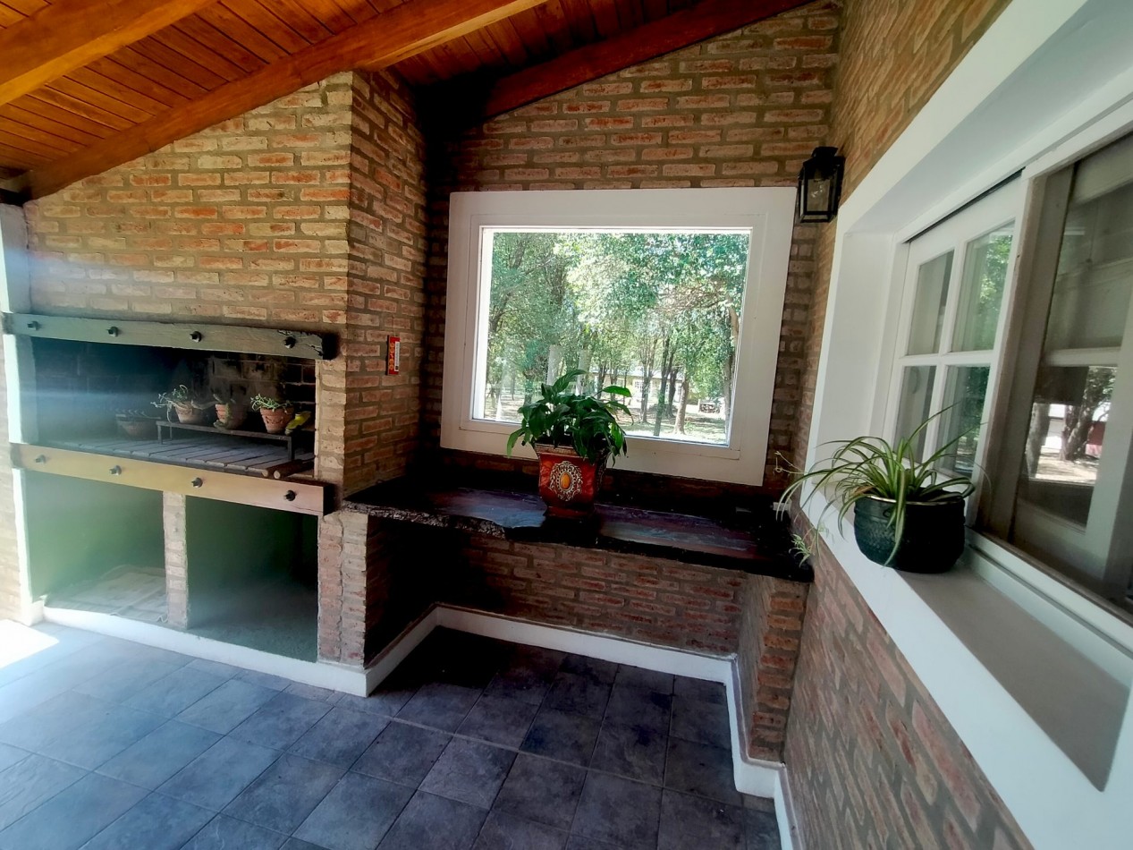 Casa en Venta con Gran Parque de 2 Hectareas Forestadas. Lugar Exclusivo