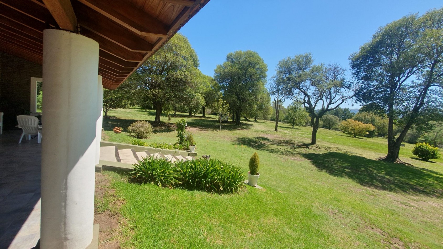 Casa en Venta con Gran Parque de 2 Hectareas Forestadas. Lugar Exclusivo
