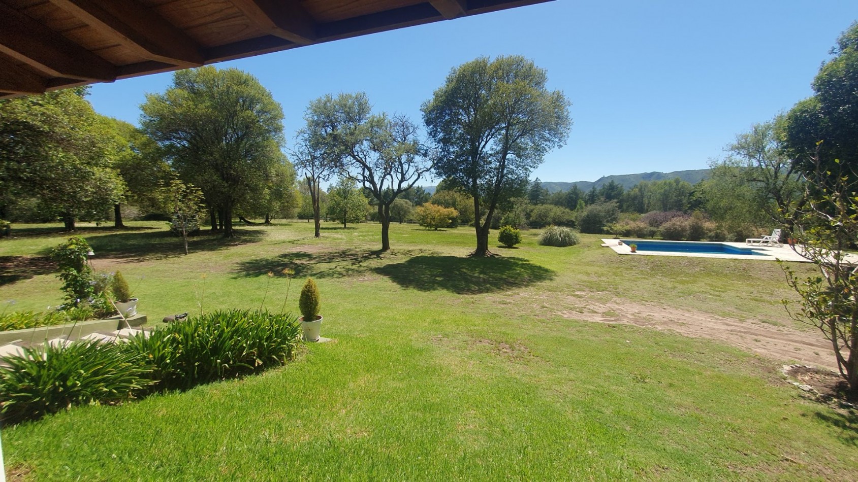 Casa en Venta con Gran Parque de 2 Hectareas Forestadas. Lugar Exclusivo