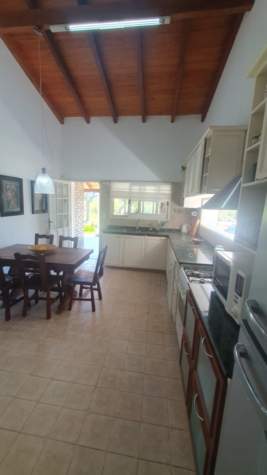 Casa en Venta con Gran Parque de 2 Hectareas Forestadas. Lugar Exclusivo