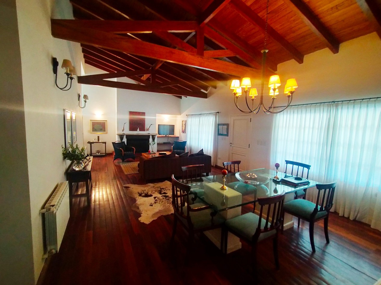Casa en Venta con Gran Parque de 2 Hectareas Forestadas. Lugar Exclusivo