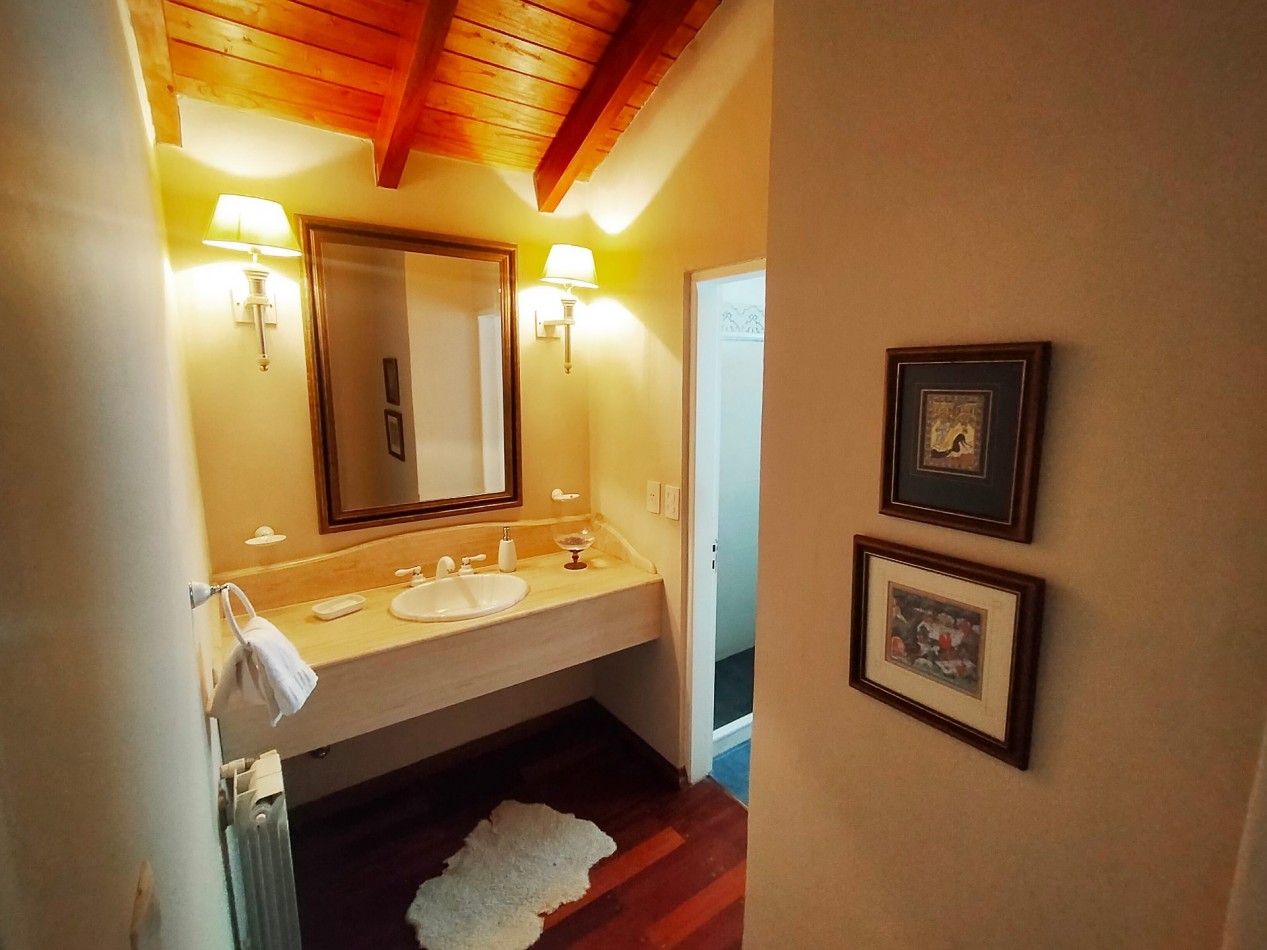 Casa en Venta con Gran Parque de 2 Hectareas Forestadas. Lugar Exclusivo
