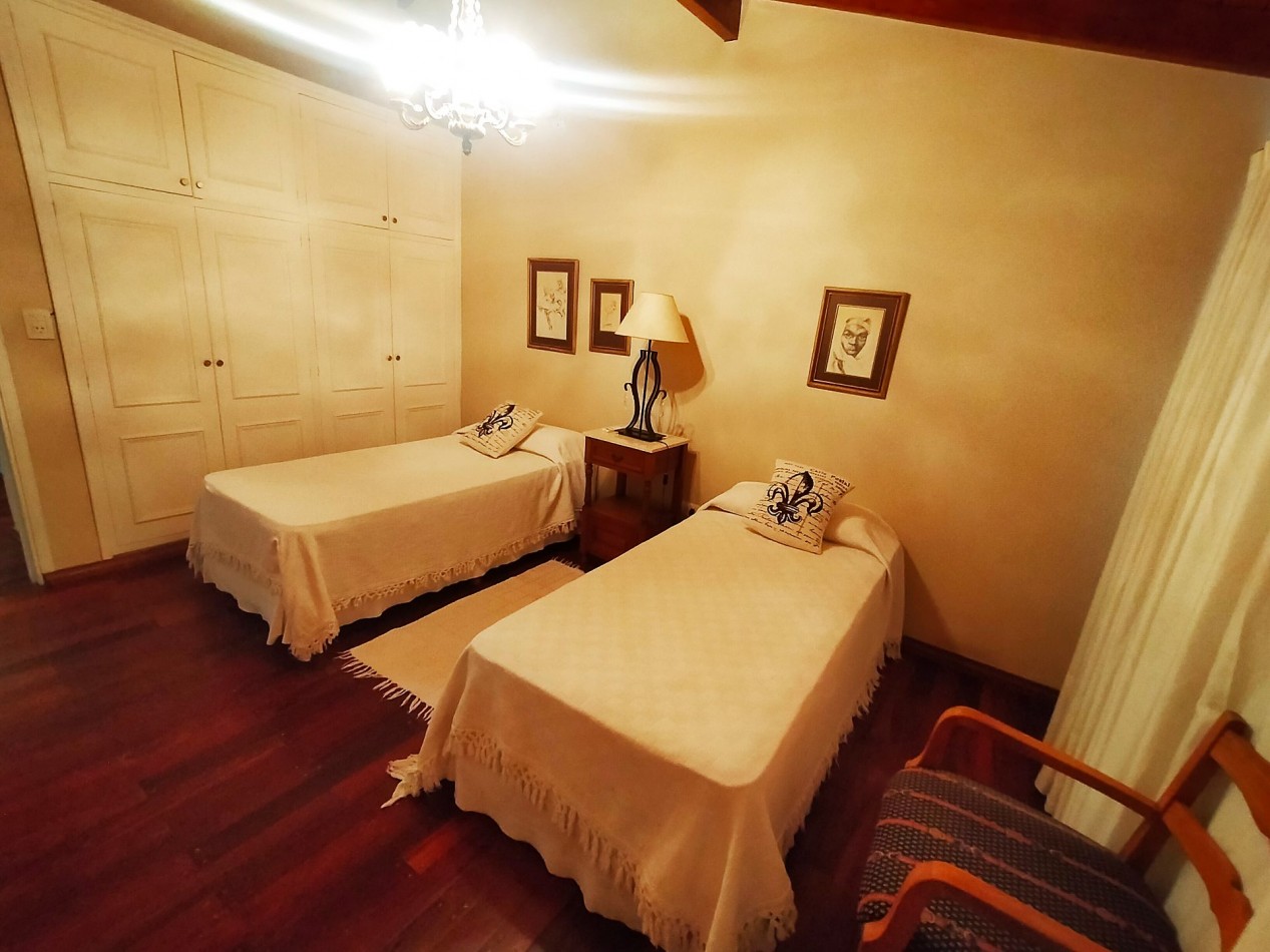 Casa en Venta con Gran Parque de 2 Hectareas Forestadas. Lugar Exclusivo
