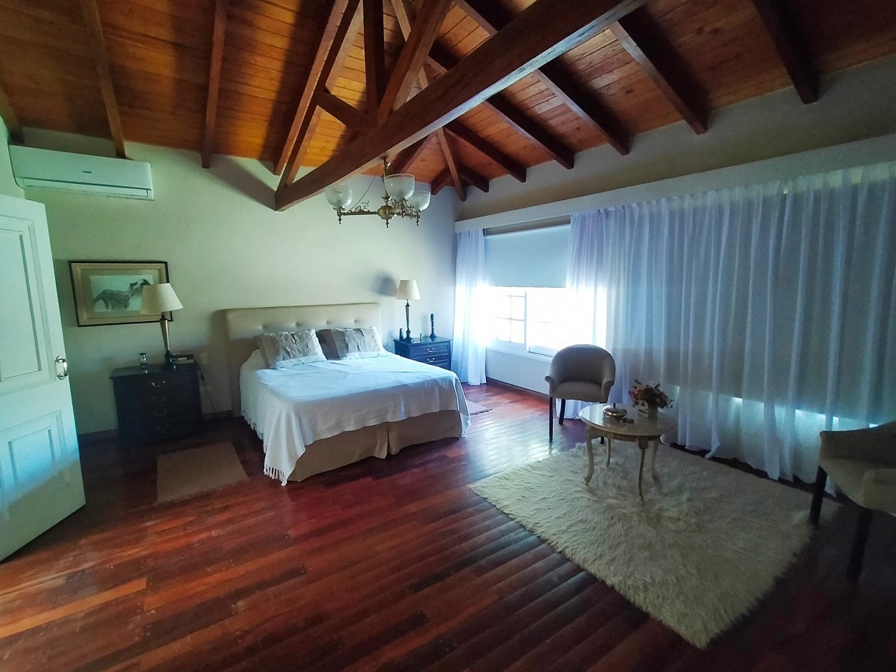 Casa en Venta con Gran Parque de 2 Hectareas Forestadas. Lugar Exclusivo