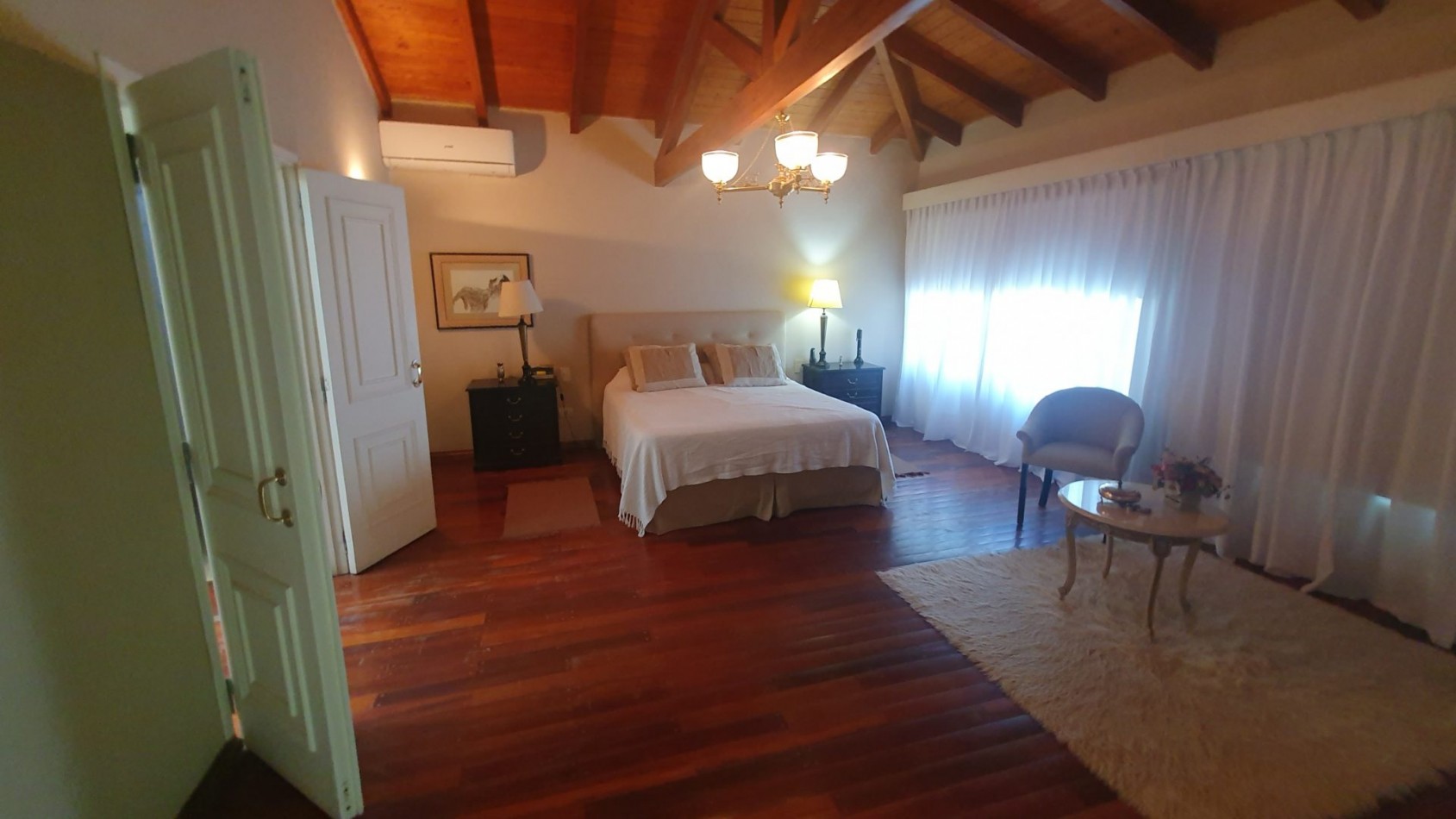 Casa en Venta con Gran Parque de 2 Hectareas Forestadas. Lugar Exclusivo