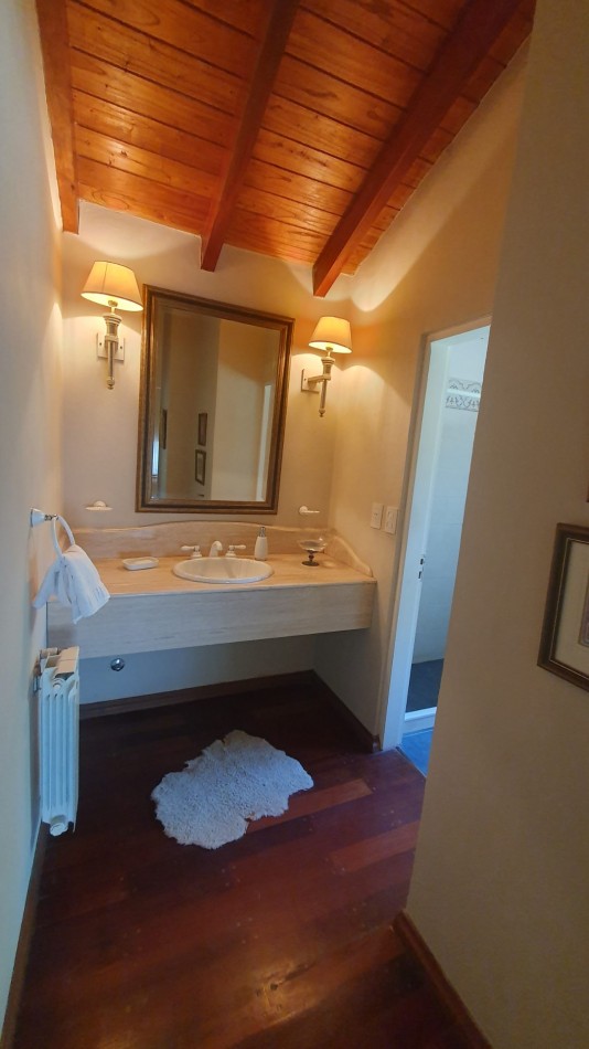 Casa en Venta con Gran Parque de 2 Hectareas Forestadas. Lugar Exclusivo