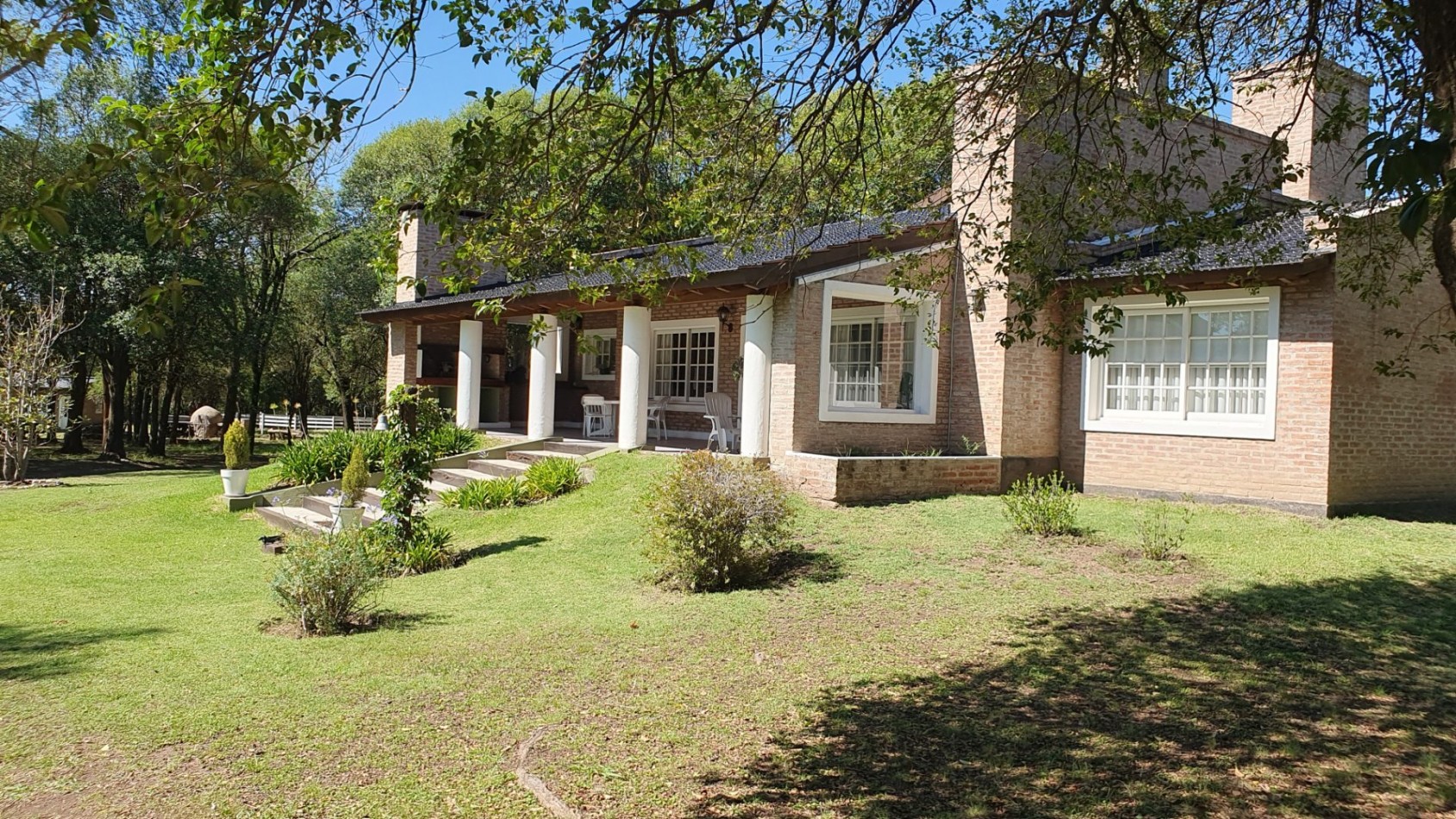 Casa en Venta con Gran Parque de 2 Hectareas Forestadas. Lugar Exclusivo