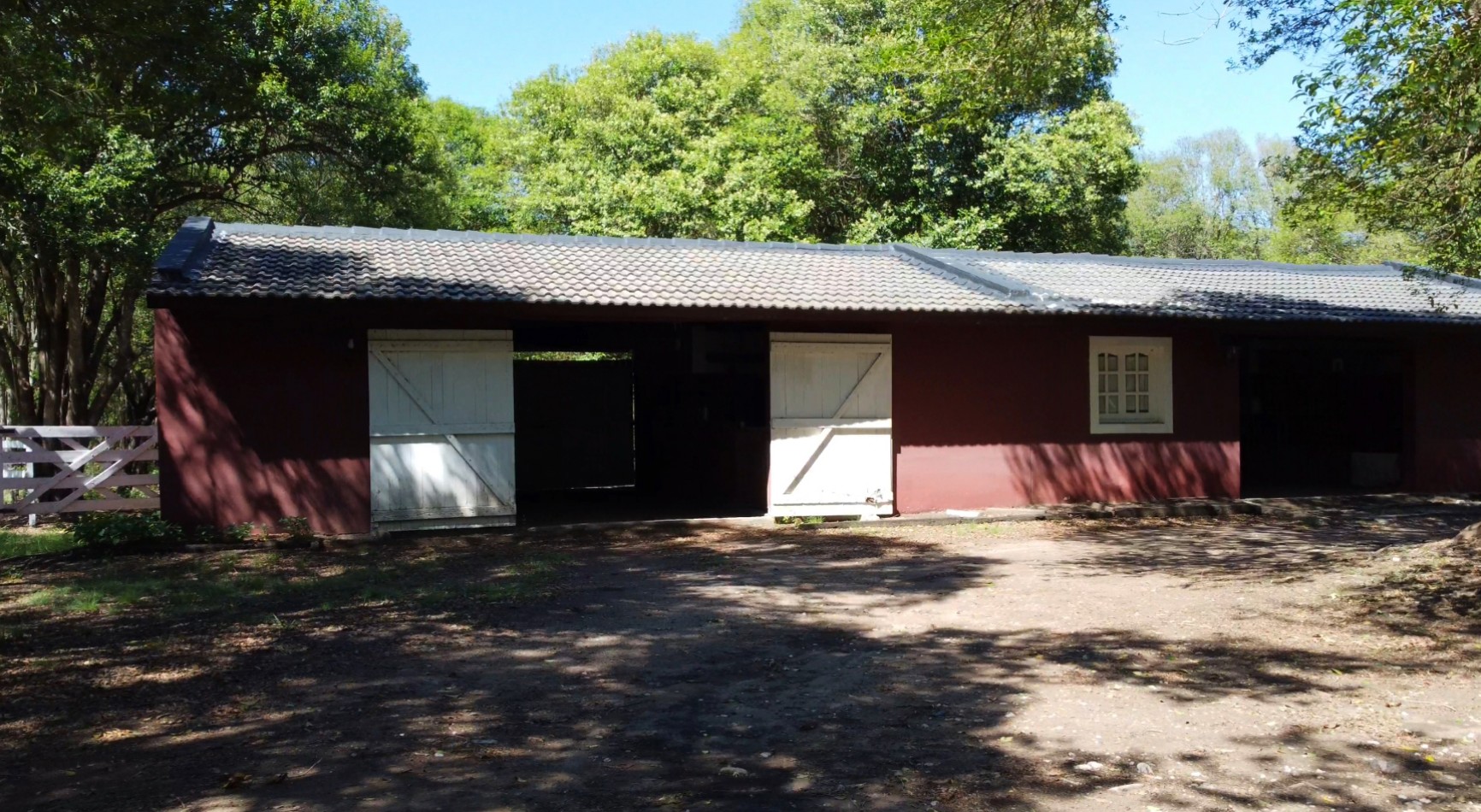 Casa en Venta con Gran Parque de 2 Hectareas Forestadas. Lugar Exclusivo
