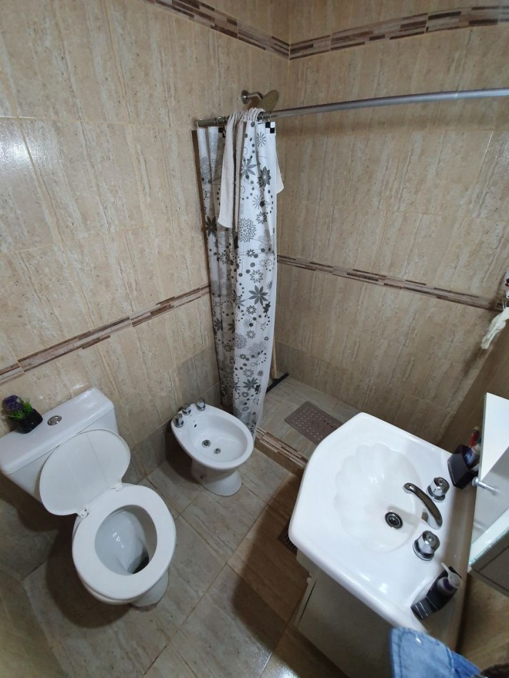 Casa Venta con Departamento Anexo De Dos Dormitorios Santa Rosa De Calamuchita Excelente Ubicacion Gas Natural Agua Luz Escritura 