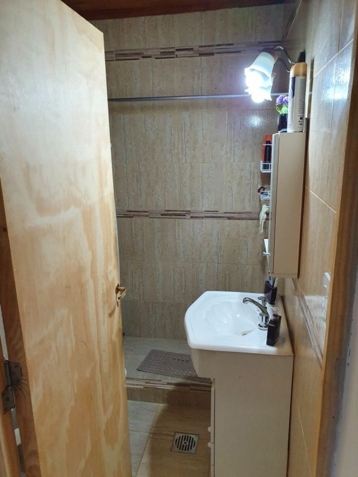 Casa Venta con Departamento Anexo De Dos Dormitorios Santa Rosa De Calamuchita Excelente Ubicacion Gas Natural Agua Luz Escritura 
