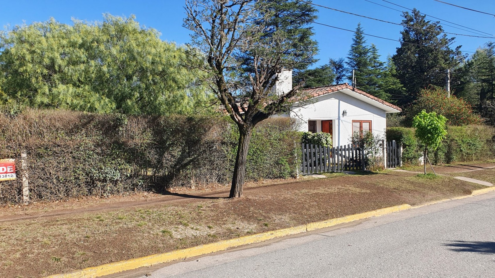 Casa Venta Villa General Belgrano a 150 metros Centro Esquina Comercial Apto Desarrollo Locales y Departamentos Todos los Servicios. 