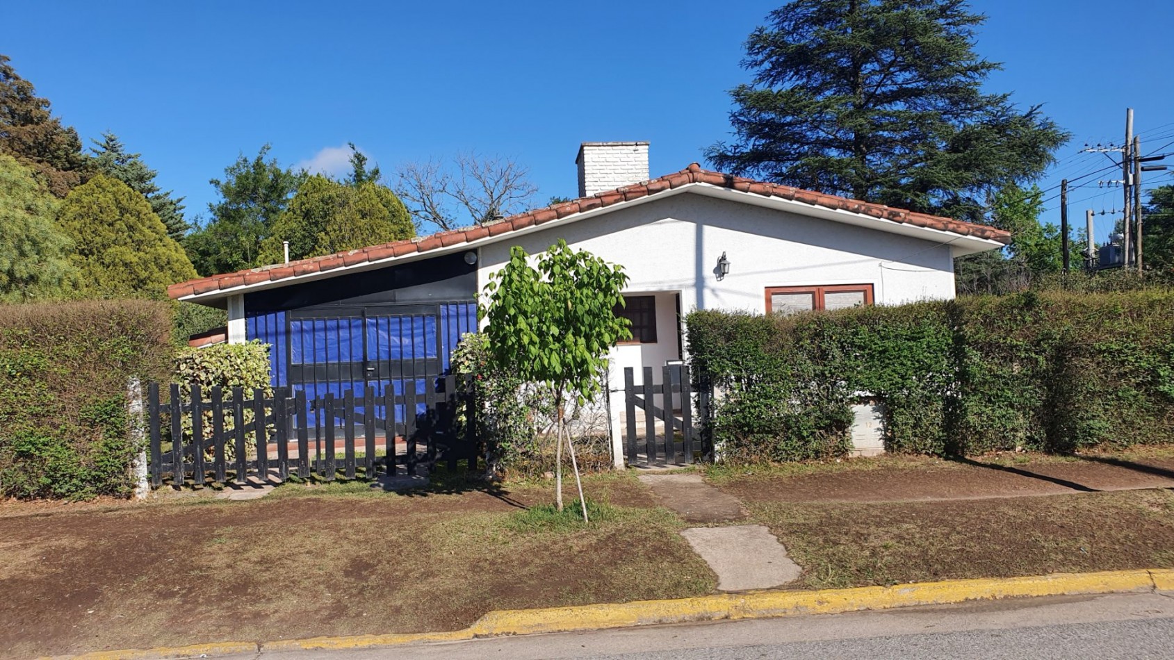 Casa Venta Villa General Belgrano a 150 metros Centro Esquina Comercial Apto Desarrollo Locales y Departamentos Todos los Servicios. 