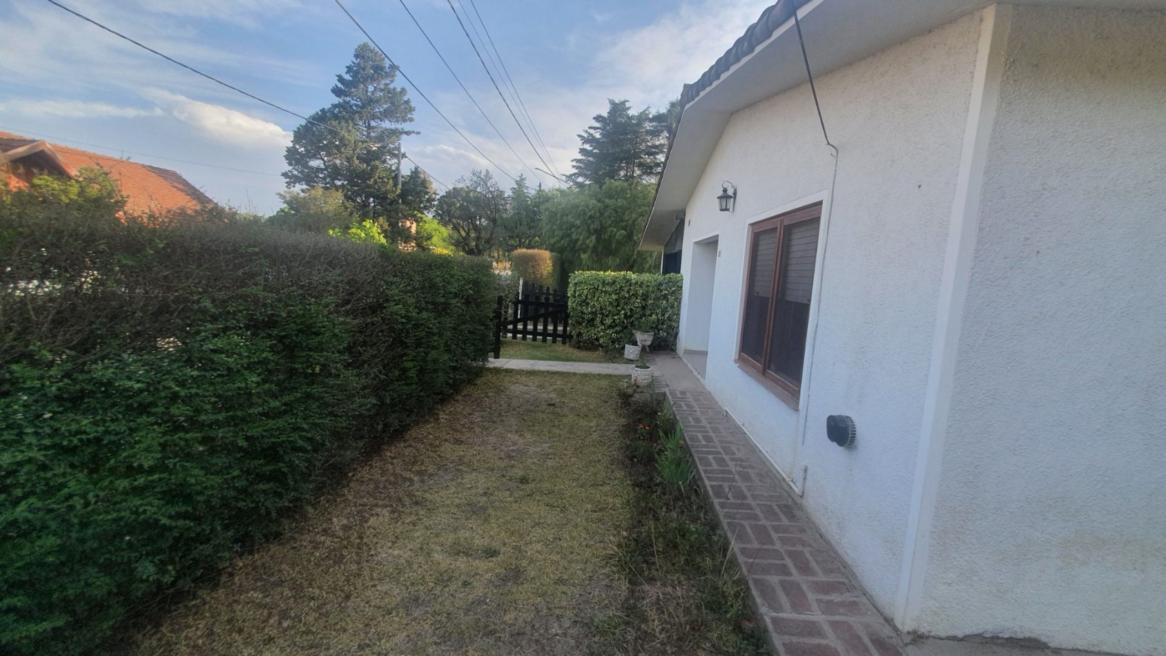 Casa Venta Villa General Belgrano a 150 metros Centro Esquina Comercial Apto Desarrollo Locales y Departamentos Todos los Servicios. 