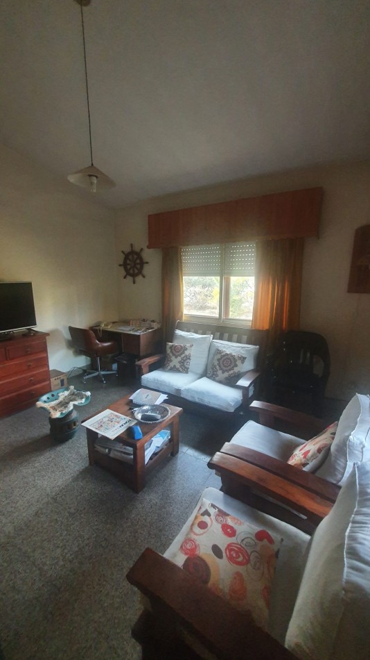 Casa Venta Villa General Belgrano a 150 metros Centro Esquina Comercial Apto Desarrollo Locales y Departamentos Todos los Servicios. 