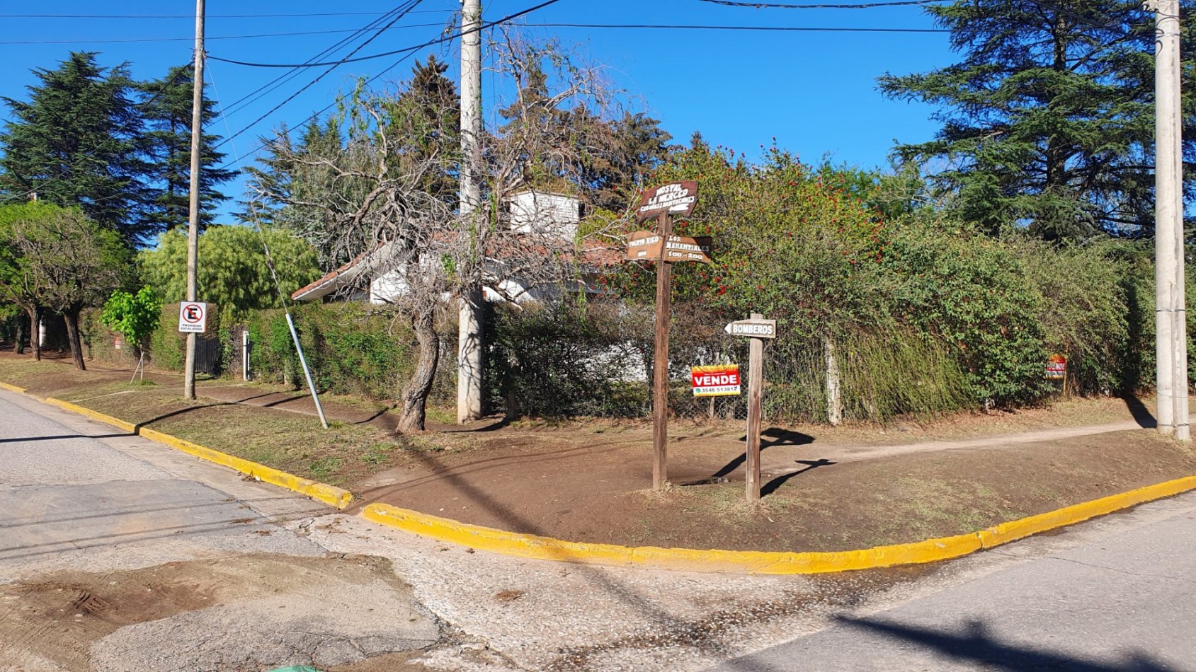 Casa Venta Villa General Belgrano a 150 metros Centro Esquina Comercial Apto Desarrollo Locales y Departamentos Todos los Servicios. 