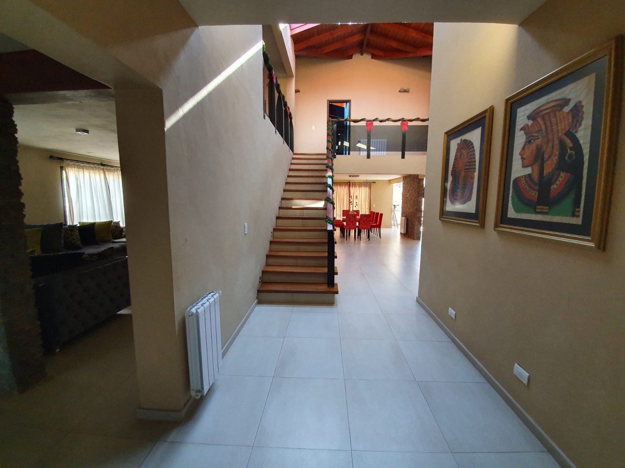 Casa Venta 5 Dormitorios Baños Piscina interior bodega Santa Rosa De Calamuchita