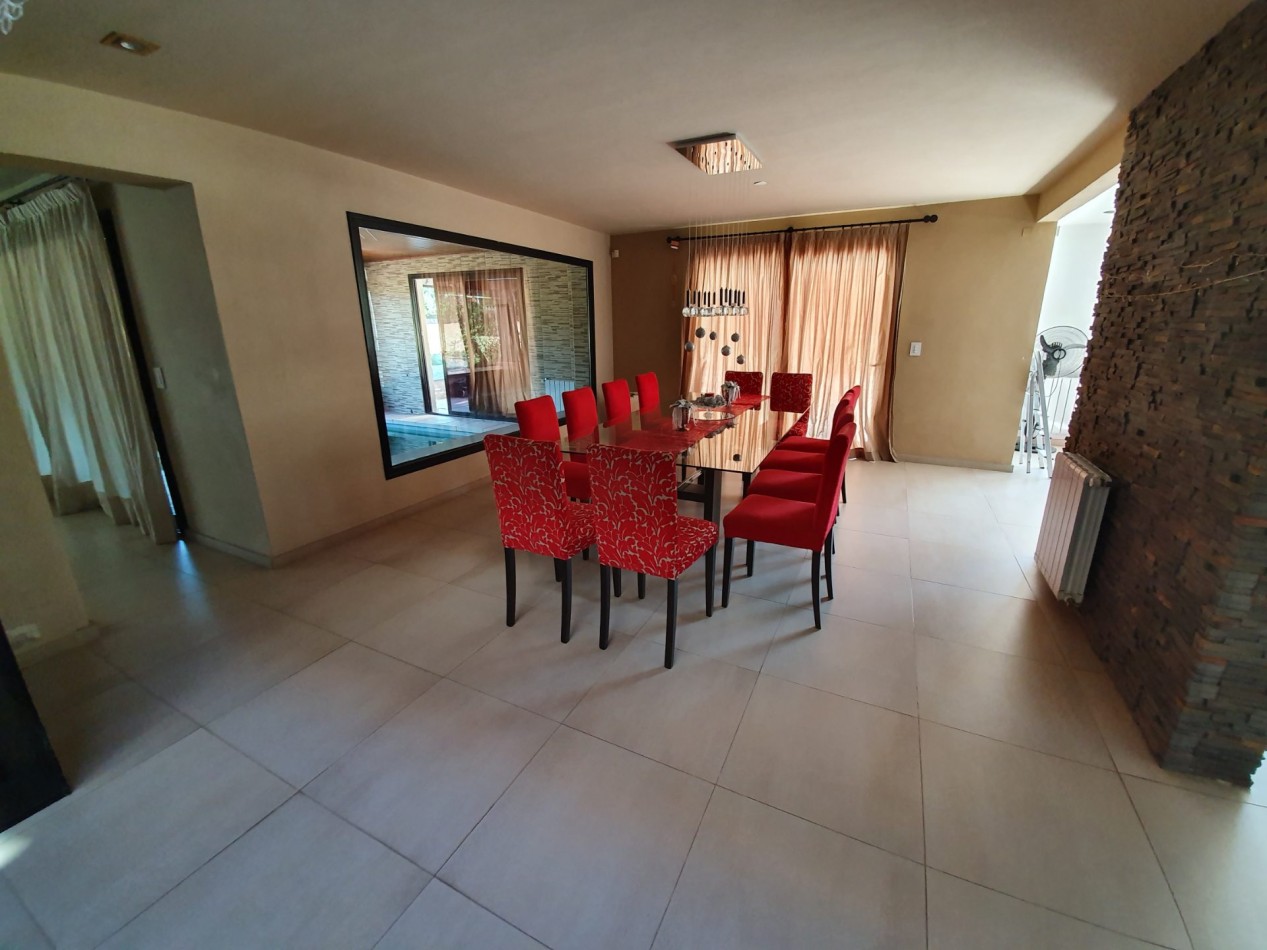 Casa Venta 5 Dormitorios Baños Piscina interior bodega Santa Rosa De Calamuchita