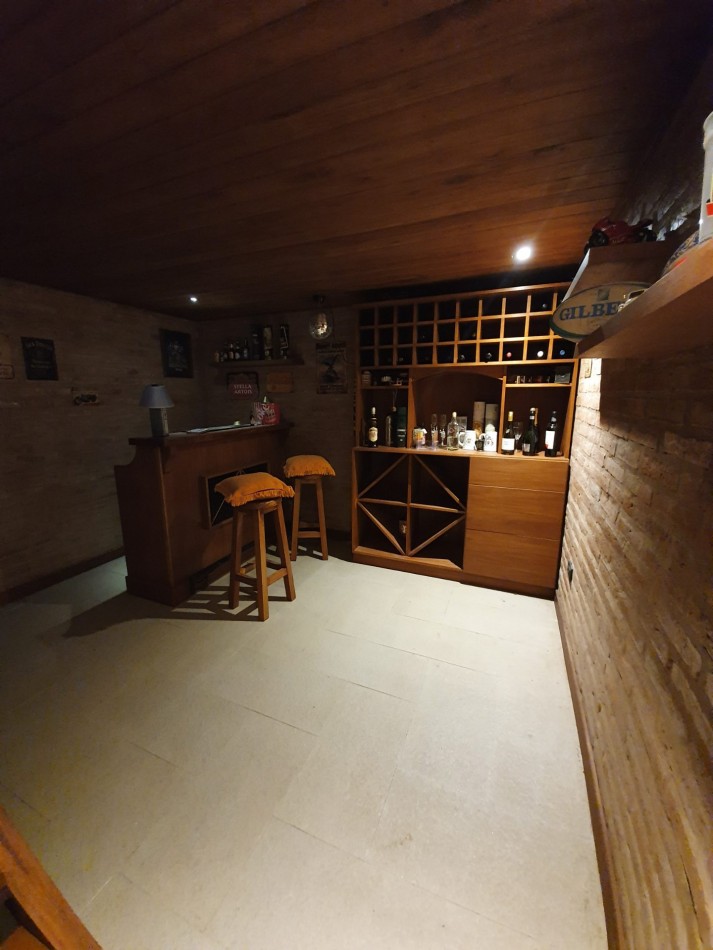 Casa Venta 5 Dormitorios Baños Piscina interior bodega Santa Rosa De Calamuchita