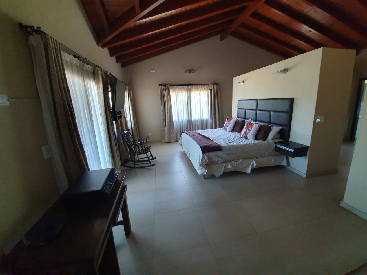 Casa Venta 5 Dormitorios Baños Piscina interior bodega Santa Rosa De Calamuchita