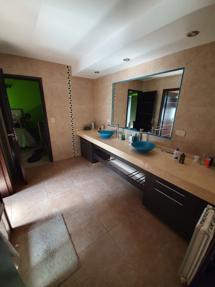 Casa Venta 5 Dormitorios Baños Piscina interior bodega Santa Rosa De Calamuchita