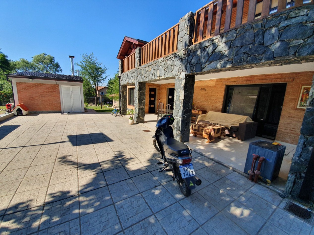 Casa Venta 5 Dormitorios Baños Piscina interior bodega Santa Rosa De Calamuchita