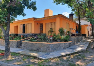 Casa Venta con Departamento Anexo De Dos Dormitorios Santa Rosa De Calamuchita Excelente Ubicacion Gas Natural Agua Luz Escritura 